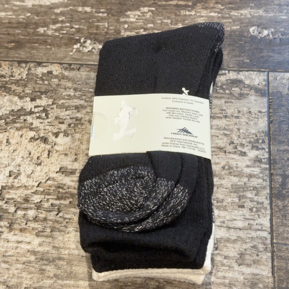 High Sierra Boot Socks Womens 4-10 Buffalo Plaid 2 Pair Pack Soft Warm Crew Sock - Picture 3 of 6